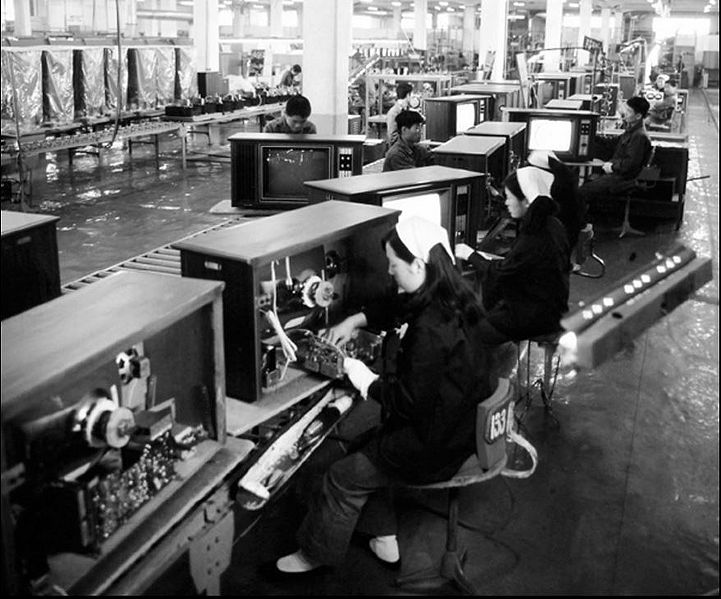 파일:민족기록화 작품 박창돈-금성사 부산금성사tv조립광경.jpg