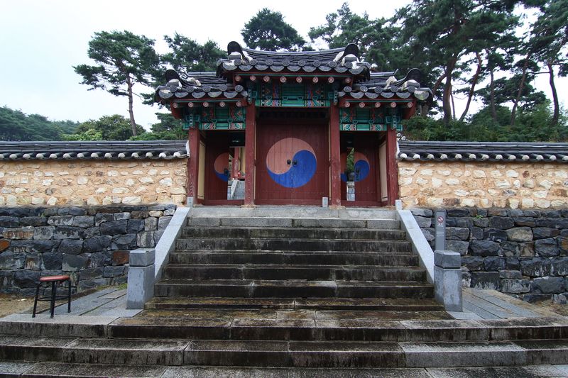 파일:HFP Mokeunyeongdang gate.JPG