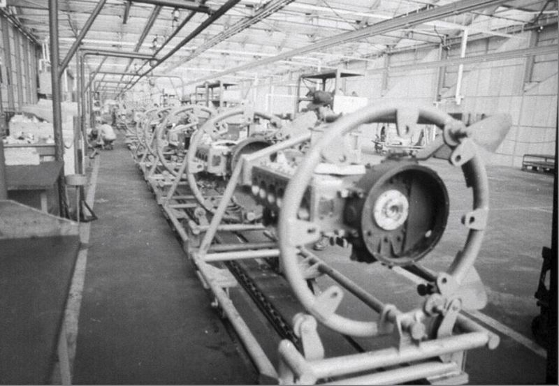 파일:민족기록화 작품 박항섭-한국기계 한국기계공어주식회사공장2.jpg