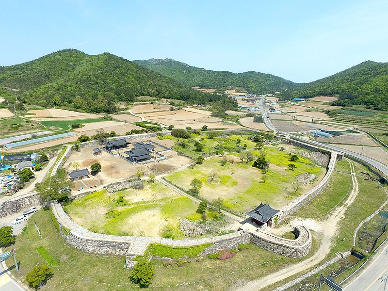 파일:민족기록화 유물유적 남도석성 전경01.jpeg