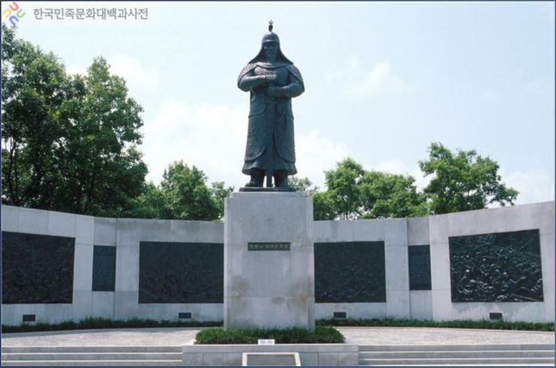 파일:민족기록화 인물 권율 동상.jpg