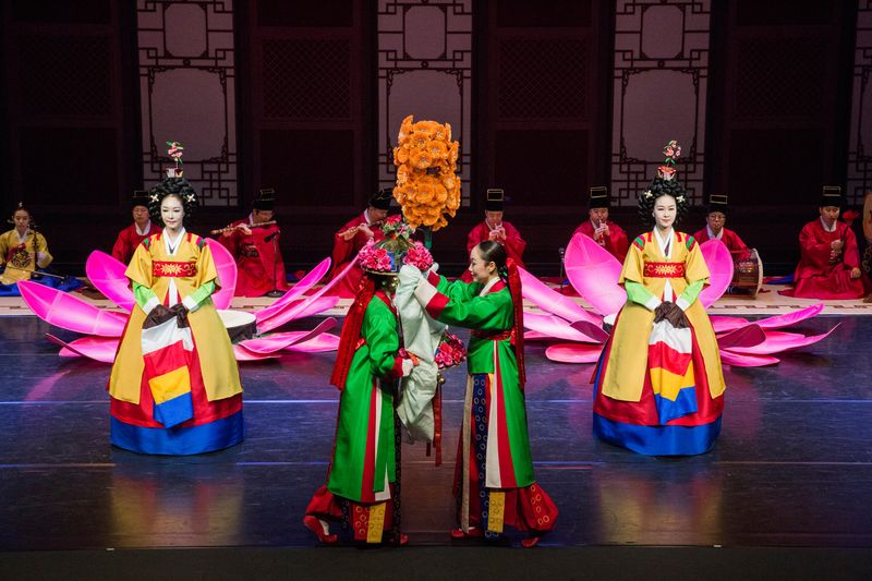 파일:국립국악원-궁중무용-연화대무 003.jpg