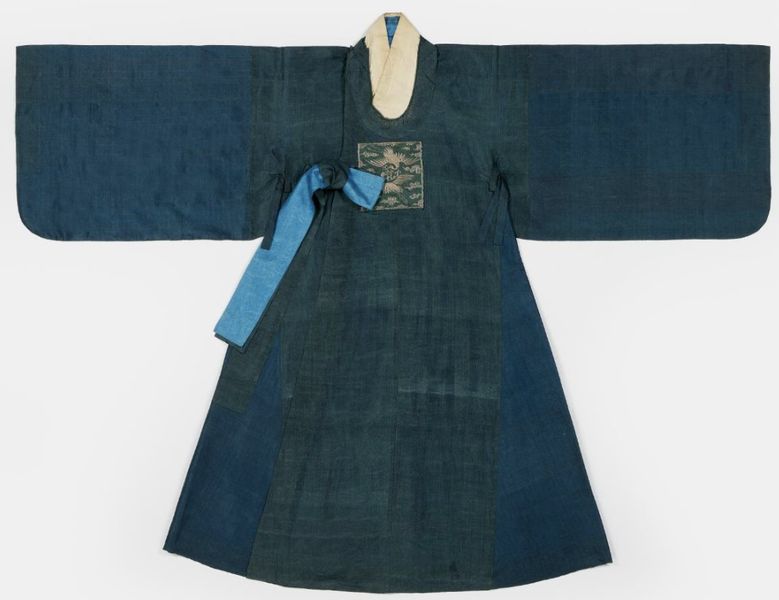 파일:상복-정우용 운문사단령(1870)-석주선기념박물관-2 앞.jpg