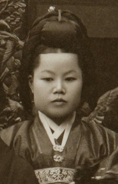 파일:상궁 어여머리-국립고궁박물관.jpg