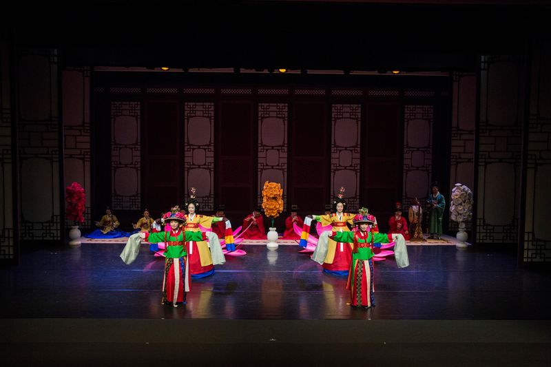 파일:국립국악원-궁중무용-연화대무 005.jpg