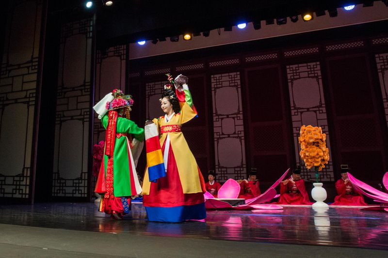 파일:국립국악원-궁중무용-연화대무 007.jpg