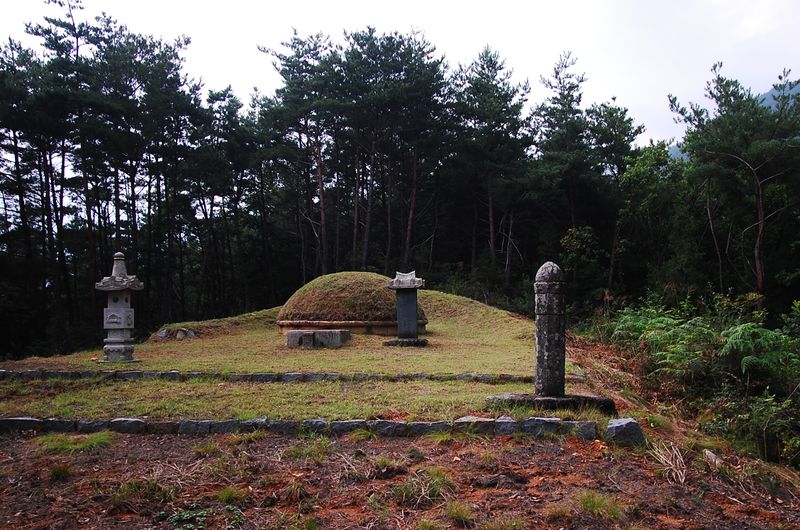 파일:BLPC Danjong tomb pano.JPG