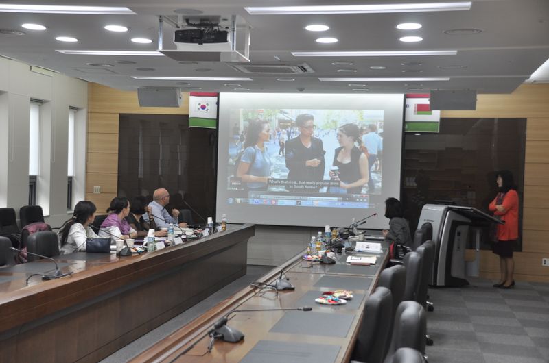 파일:Bel lecture1.JPG