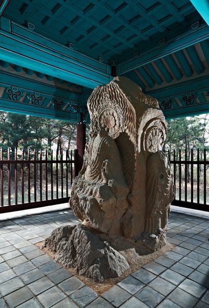 파일:예산 화전리 석조사면불상 전체.jpg