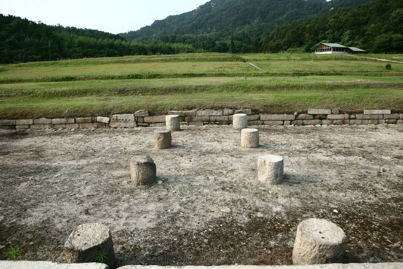 파일:익산 미륵사지3.jpg