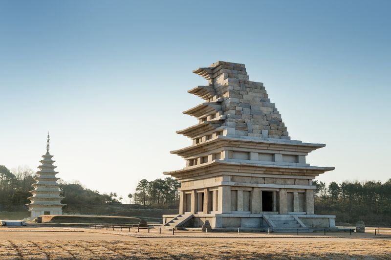 파일:익산 미륵사지 석탑.jpg