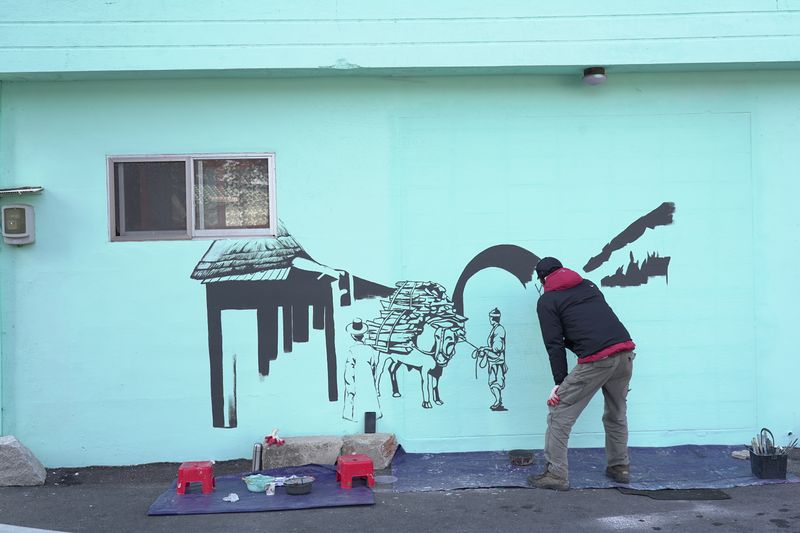 파일:벽화골목 조성 중-4.JPG