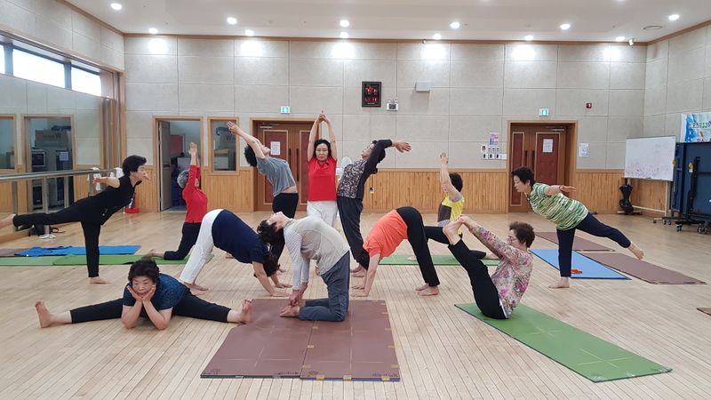 파일:예쁘게 멋지게 즐겁게-6.jpg