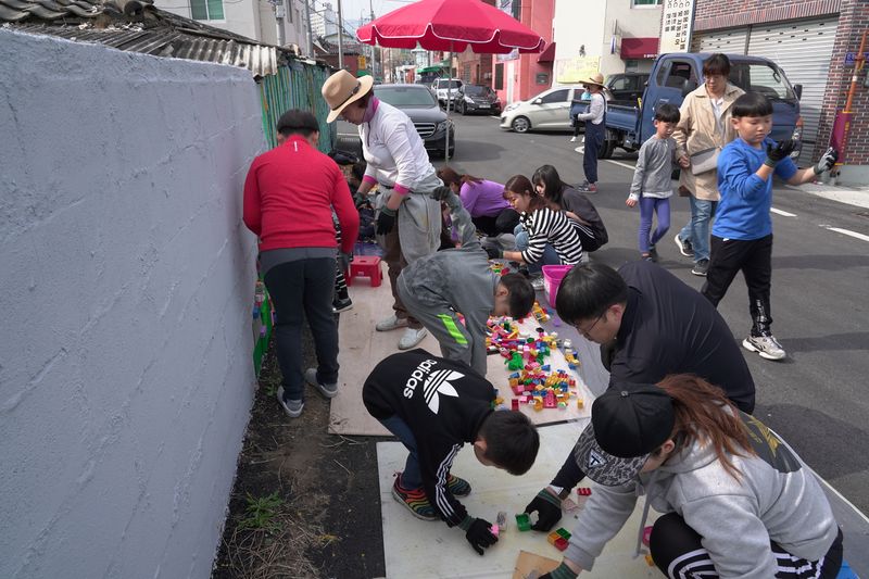 파일:벽화골목 조성 중-8.JPG