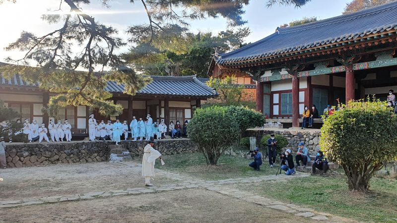 파일:밀양향교-문화재활용 공연-4.jpg