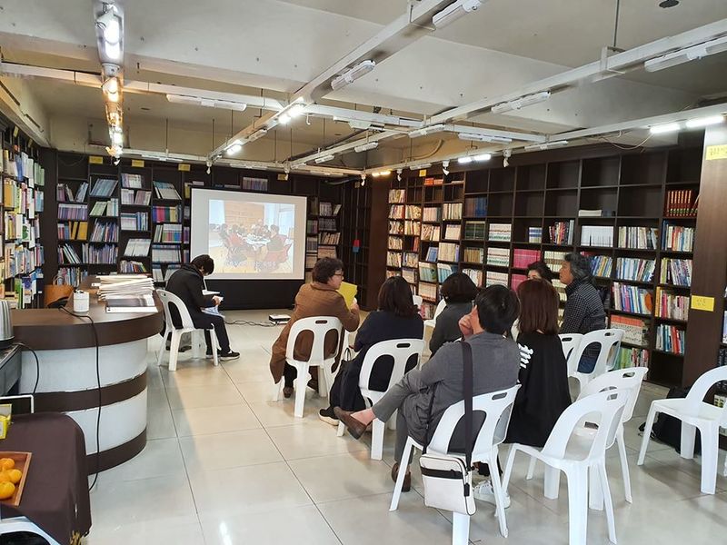 파일:입주작가 면접-1.jpg