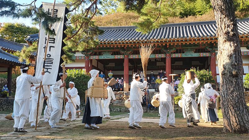 파일:밀양향교-문화재활용 공연-1.jpg