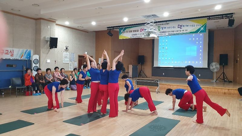 파일:예쁘게 멋지게 즐겁게-5.jpg