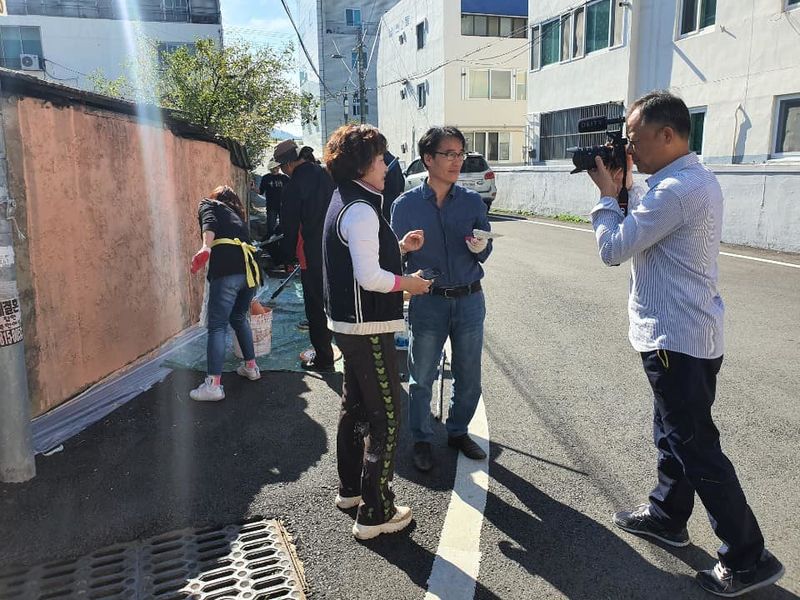 파일:벽화골목 조성 사전작업-3.jpg