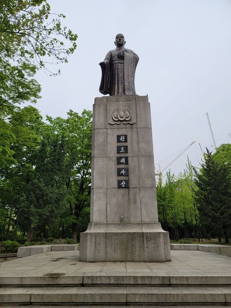 파일:효창 원효상.jpg