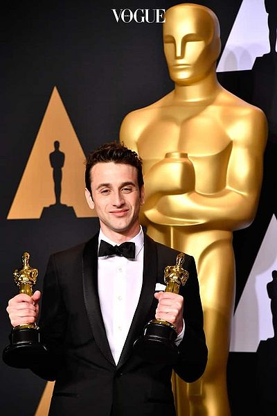 파일:저스틴 허위츠 보그.jpg