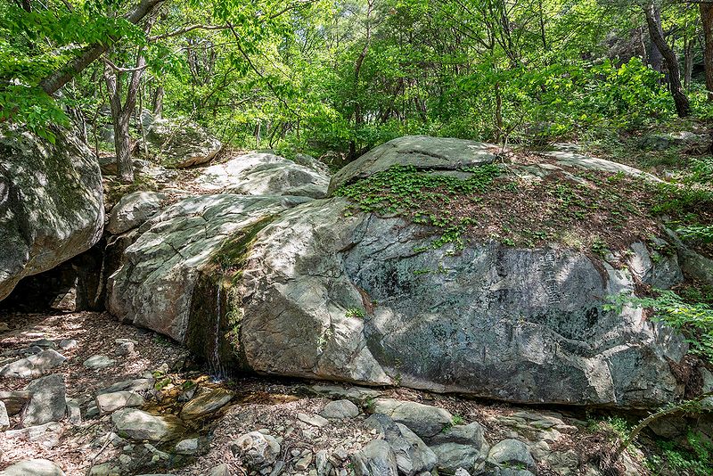 파일:BHST Bongjeongsa Myeongokdae rock-2.jpg