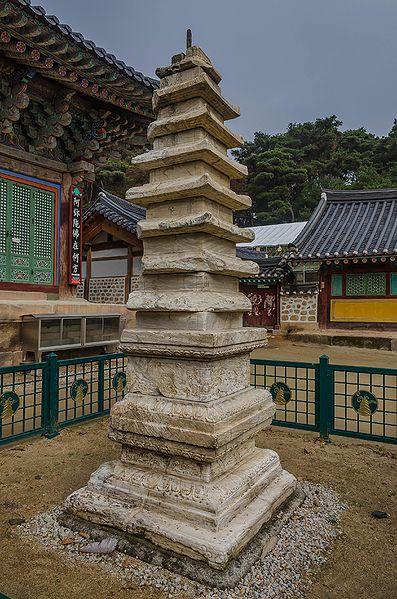 파일:BHST Silleuksa Multi Pagoda.jpg