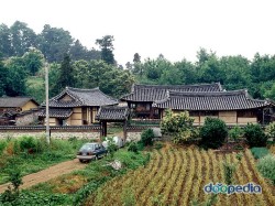 Sinjeondong house.jpg